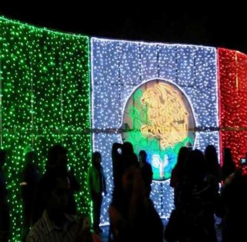 BANDERA MONUMENTAL  LUMINOSA 